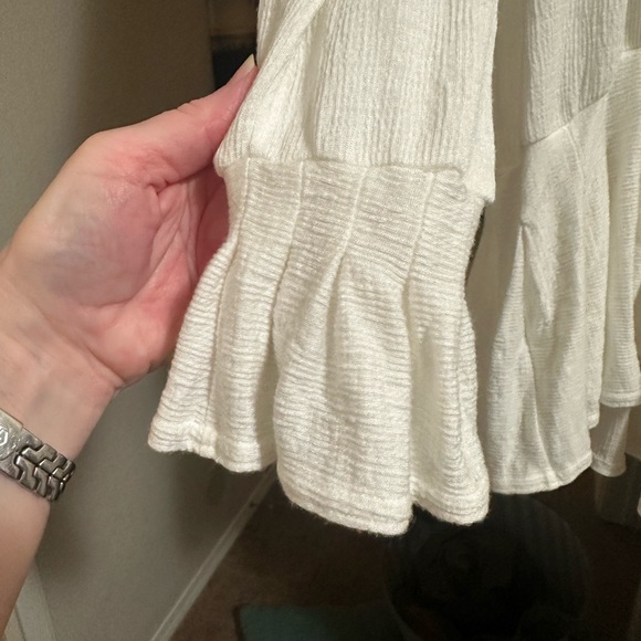 Ivory Long Sleeve Blouse with Button Detail - Picture 6 of 7